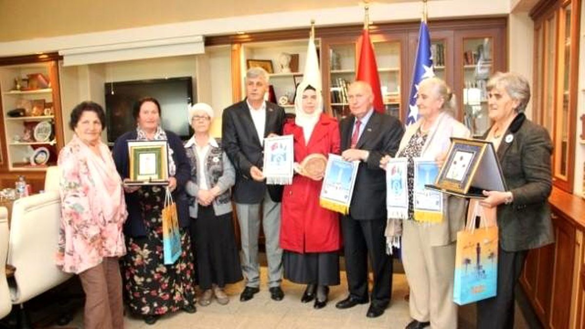 Boşnaklar\'dan Somalı Yetim Öğrencilere Burs
