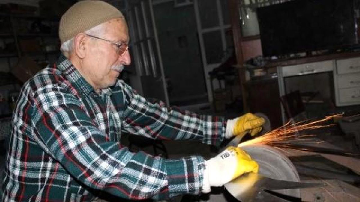 Başbakan\'ın Hediyelik Kılıçları Bursa\'da Yapılıyor