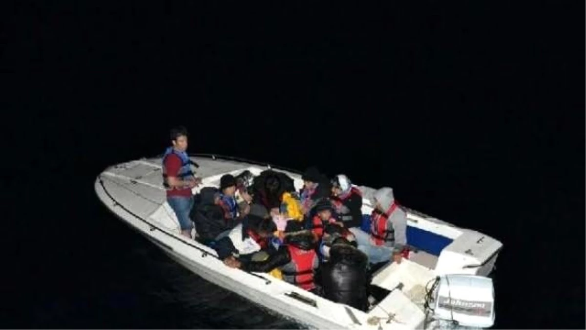 Ege Denizi\'nde 52 Kaçak Yakalandı