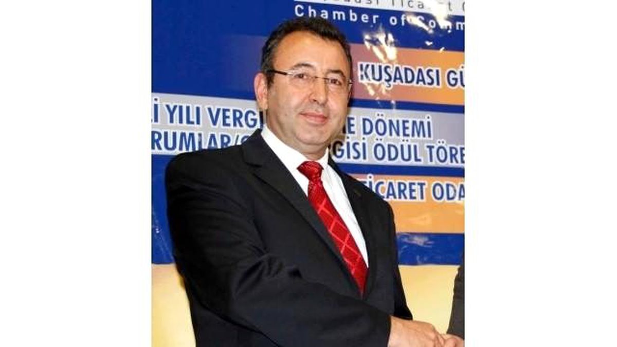 Gençler Kuşadası İçen Endişeli