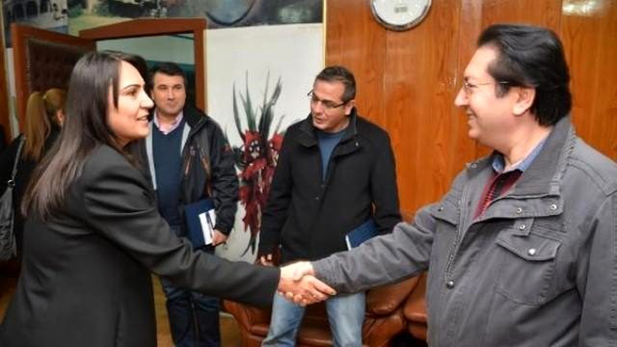 İçişleri Bakanlığından Gelen Heyet, Dbp\'li Hakkari Belediye Başkanı ile Görüştü
