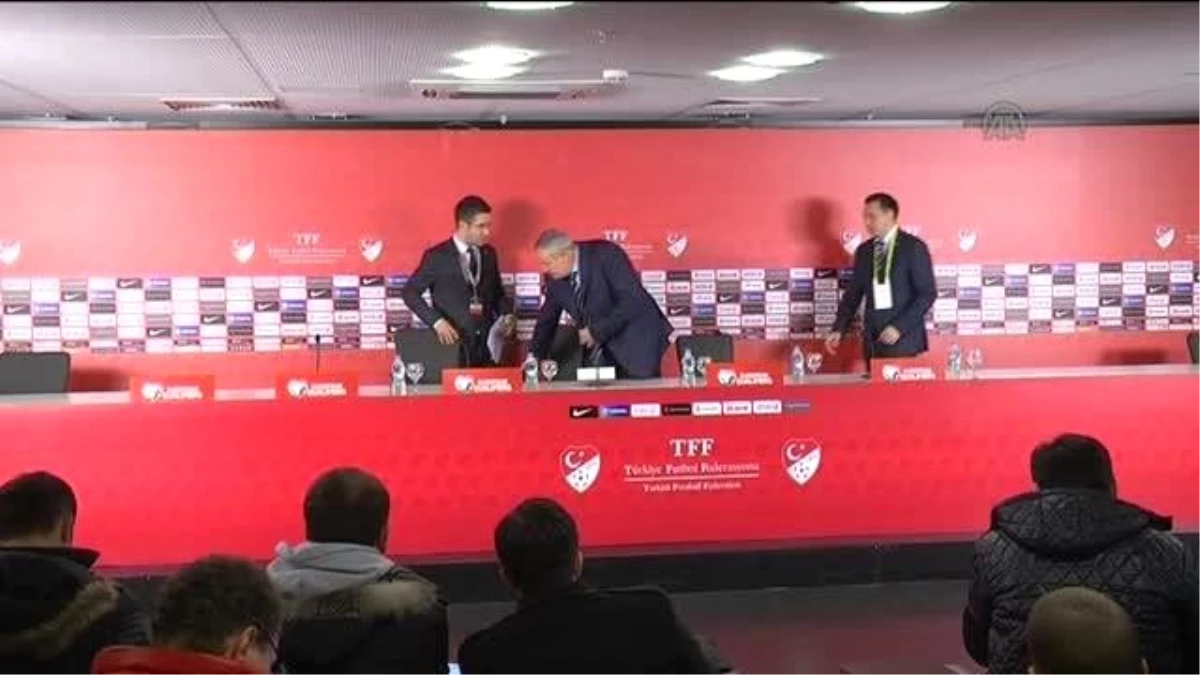 Kazakistan Teknik Direktörü Krasnozhan: "Maçın Skorunu Etkileyen Oyuncular Değil, Ne Yazık Ki...