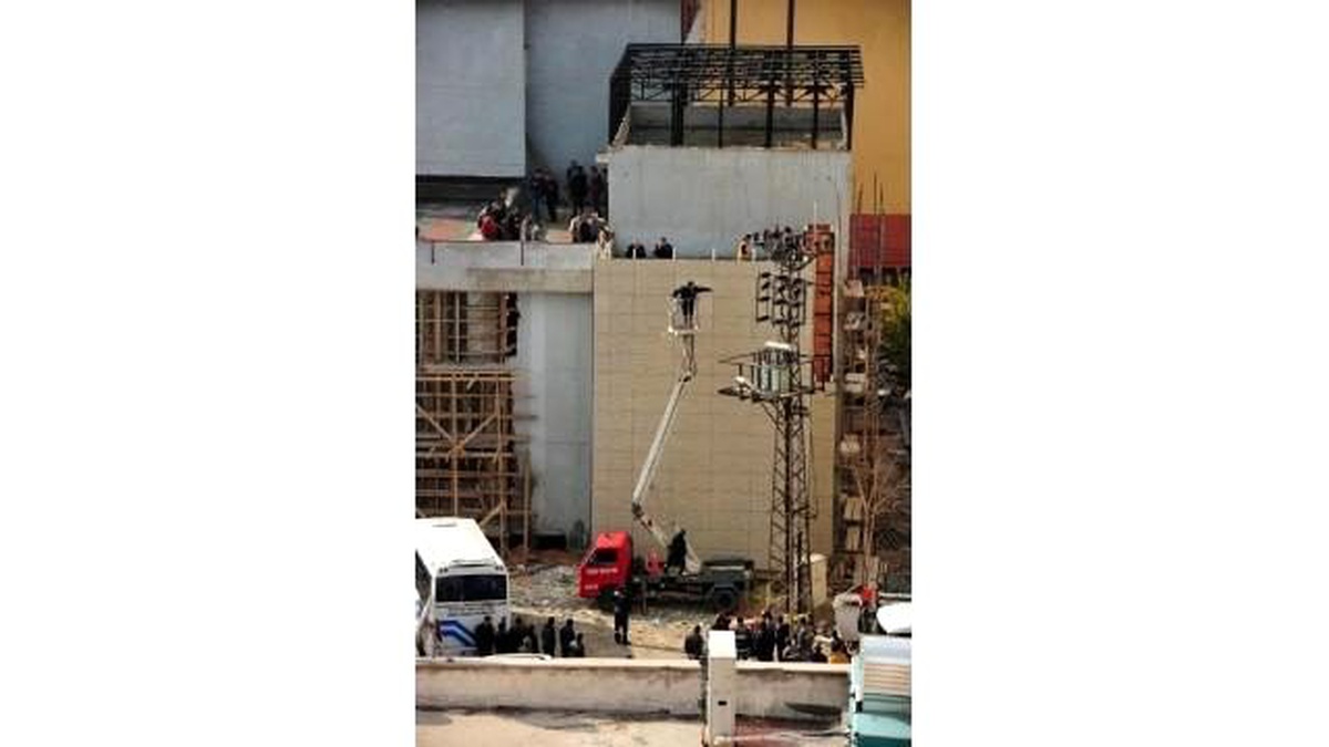 Kültür Müdürlüğü İnşaatında Akıma Kapılan İşçi Öldü