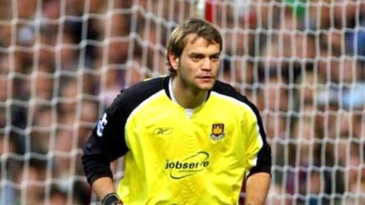 Roy Carroll 19 Saatte 2 Maça Çıktı