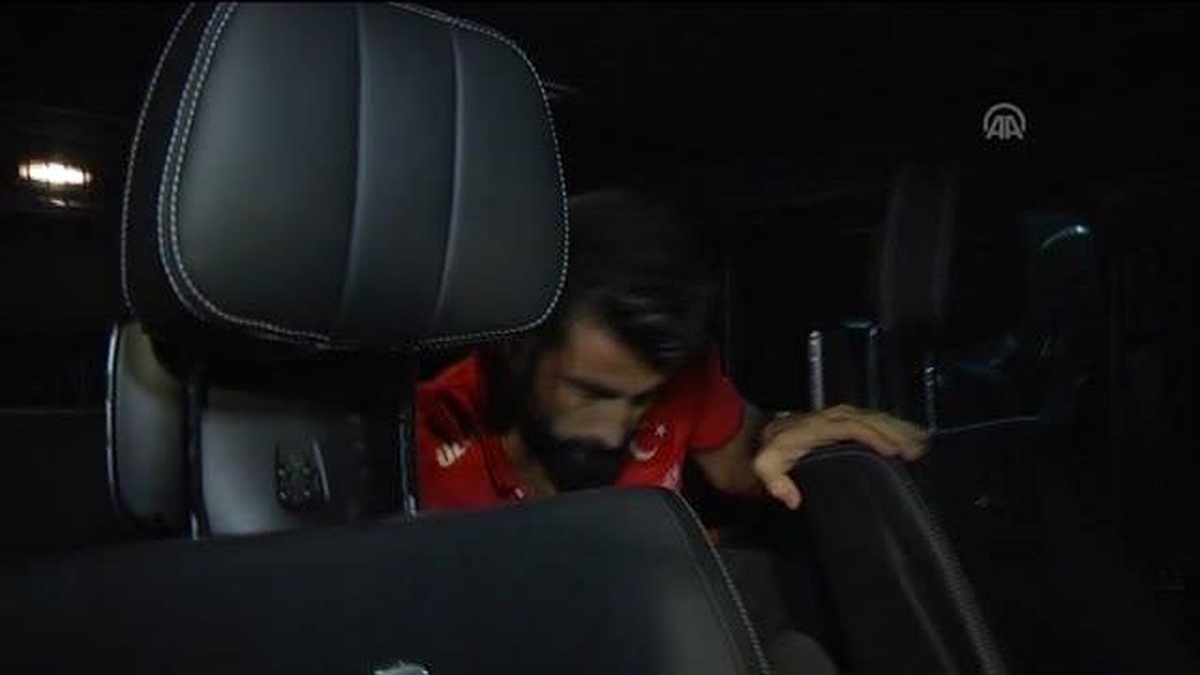 Türk Telekom Arena\'da Volkan Demirel Gerginliği