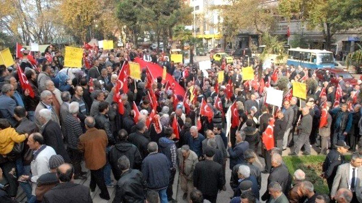 2b Tepkisi Mahalleliyi Sokağa Döktü