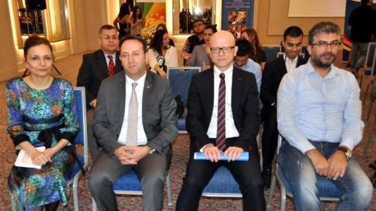 AB\'den \'Kimliğim ve Haklarım\' Konulu Gençlik Formu