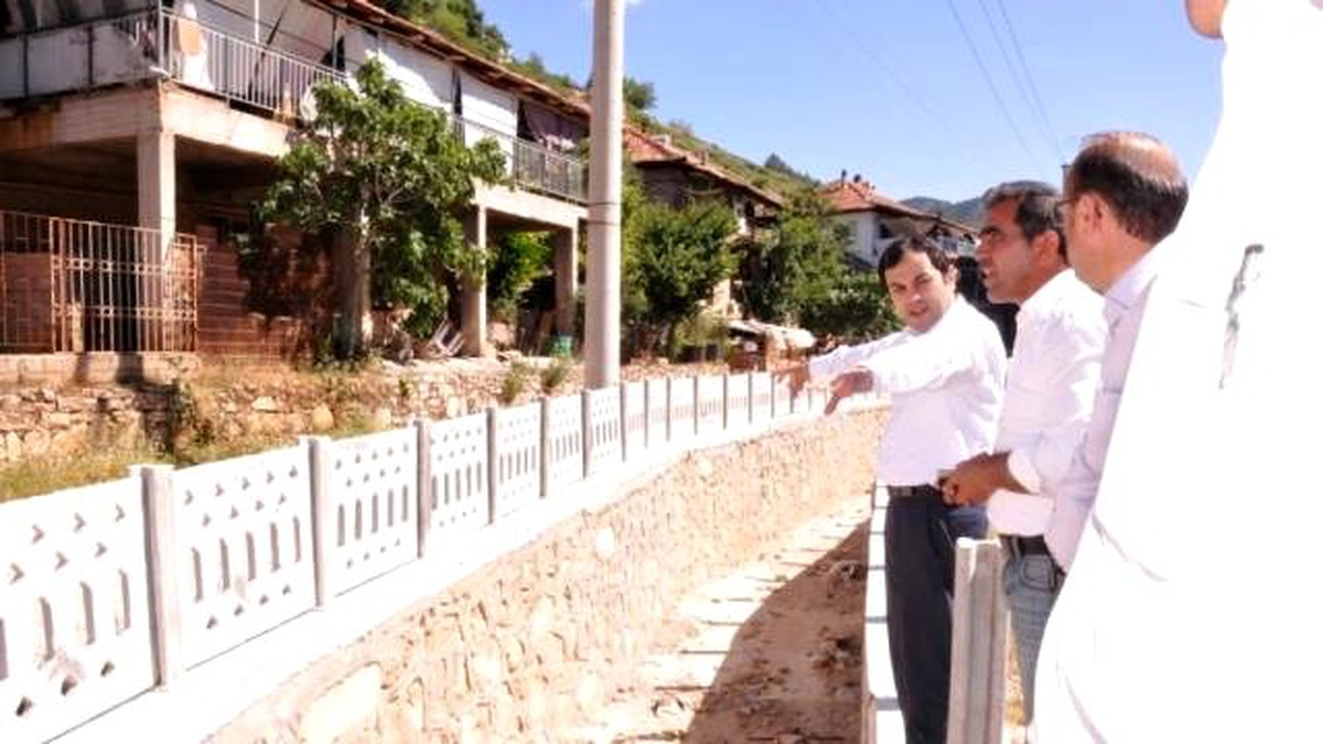 Bucak\'ta İçme Suyu Boruları Yenileniyor
