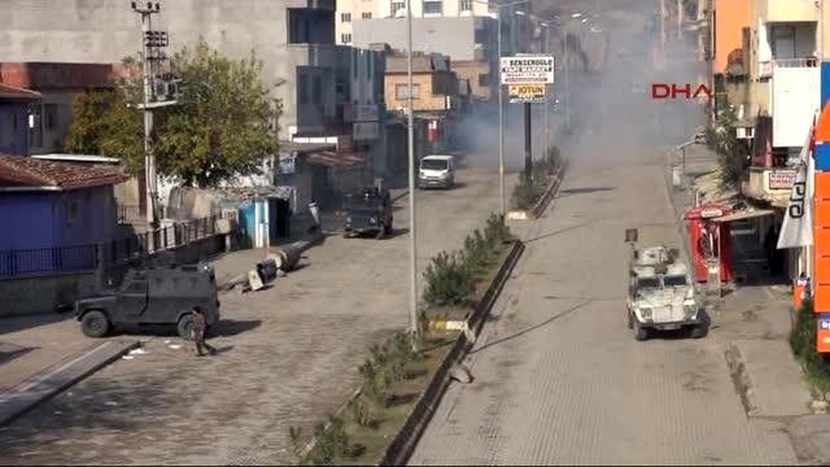 Cizre\'de Yürüyüş Söylentisi Kepenk Kapattırdı, Olaylar Çıktı
