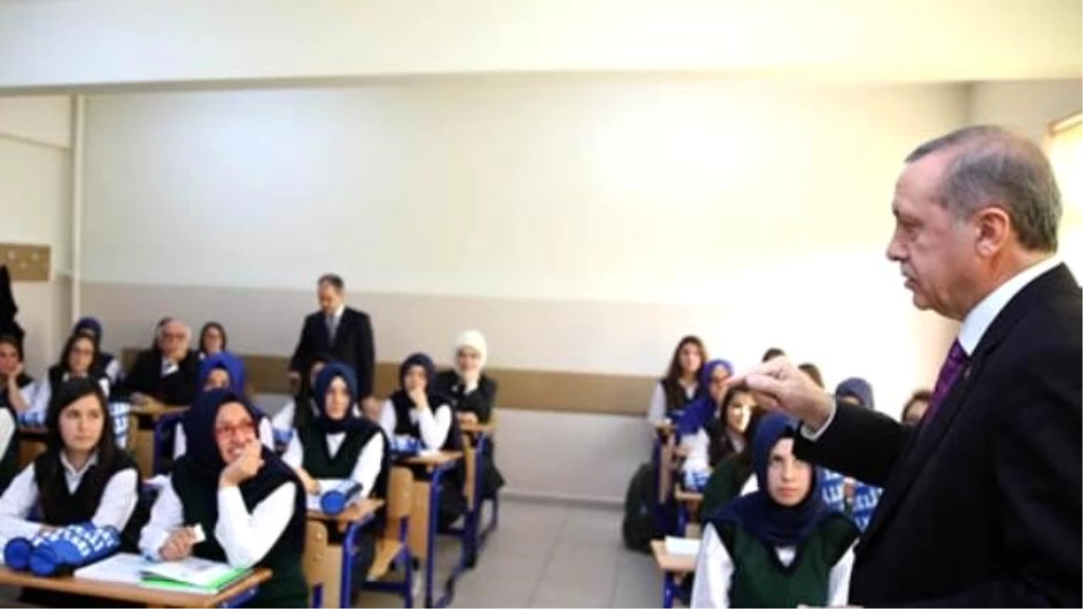 Erdoğan, Pursaklar Mesleki ve Teknik Anadolu Lisesini Ziyaret Etti