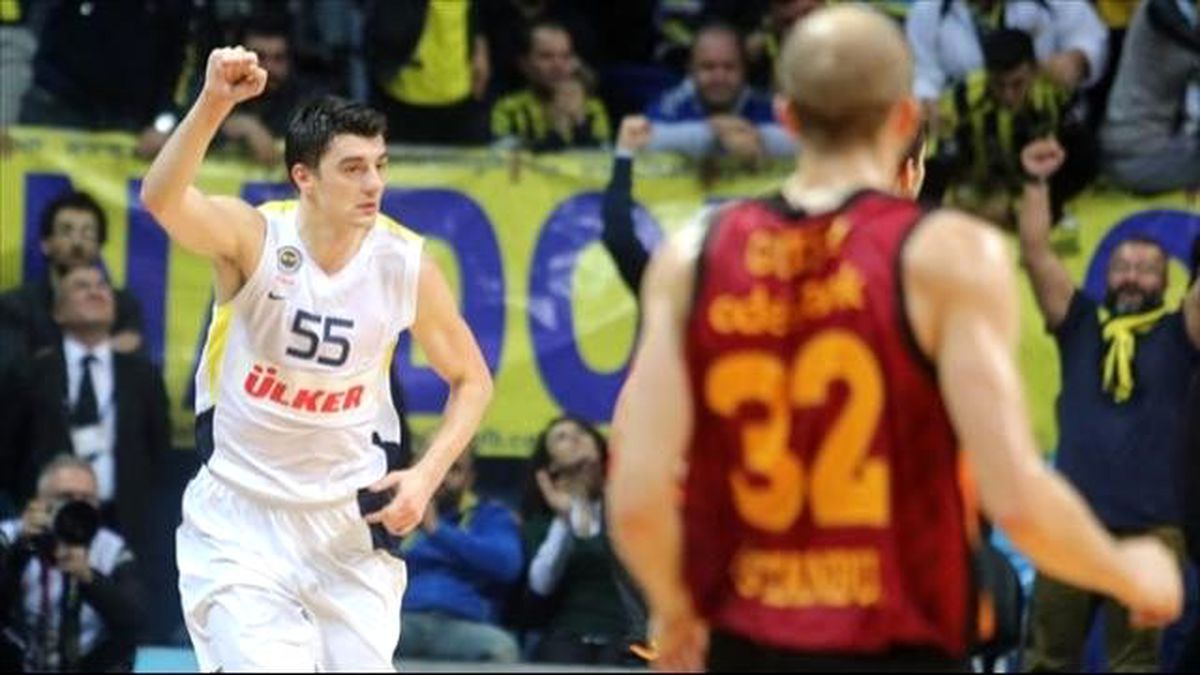 Derbide Gülen Fenerbahçe Ülker
