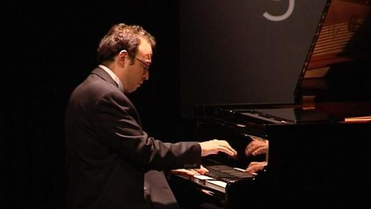 Ünlü Piyano Virtüözü Şevki Karayel\'den Piyano Ustalık Kursu!