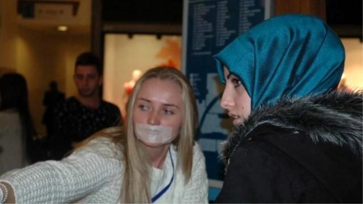 Erzurum Avm\'de Ağızları Bantı Olan 30 Genç, Görenleri Şaşırttı