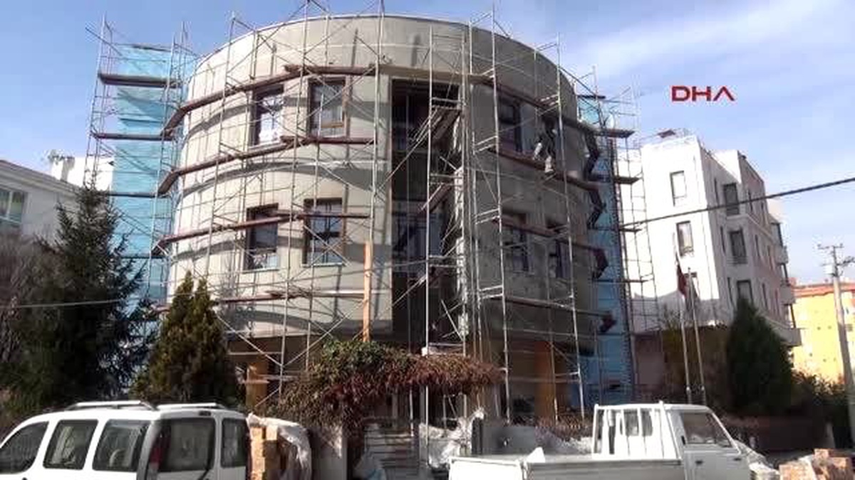 İnşaat Mühendisleri Odası Binasında, Çalışan İşçiler Baretsiz