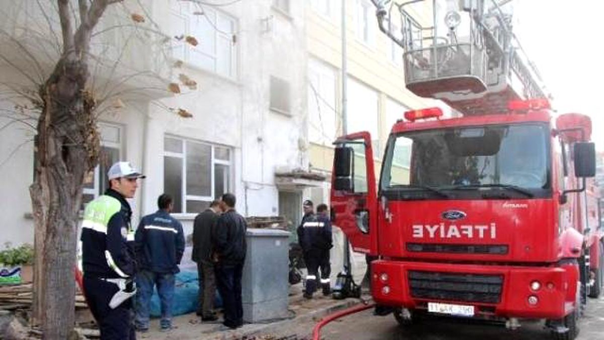 Evi Yanan Yaşlı Kadın Ağladı