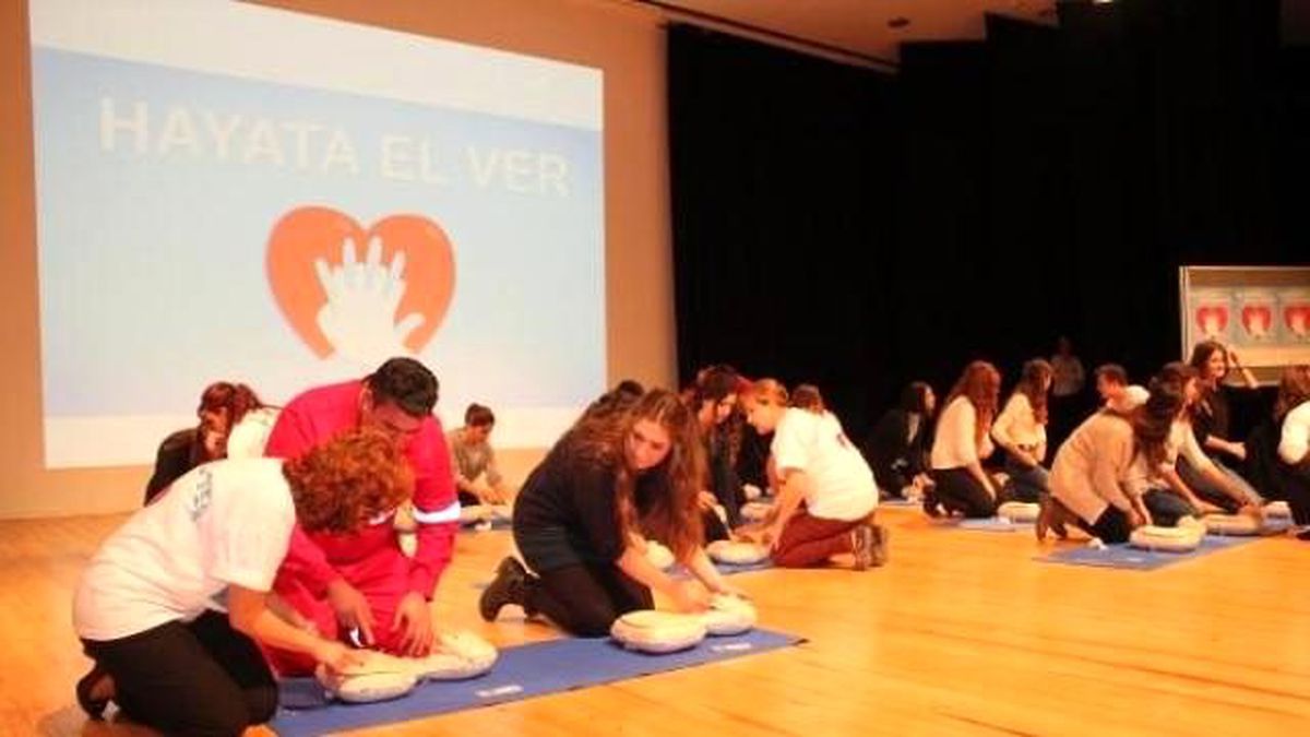 Hayata El Ver' Kampanyası Ege Üniversitesi'nde Tanıtıldı
