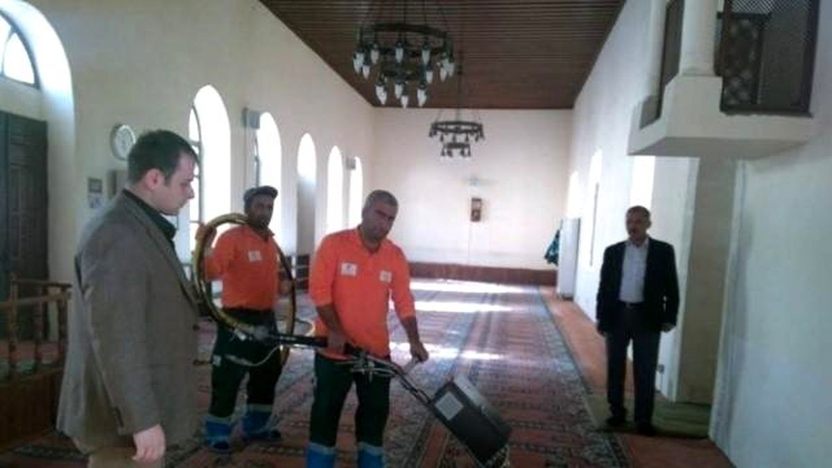 İbadethaneler Temizleniyor