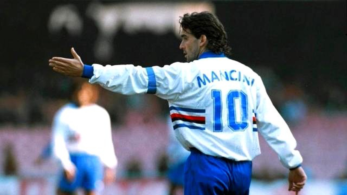 Mancini\'nin Sampdoria Formasıyla Napoli\'ye Attığı Güzel Gol