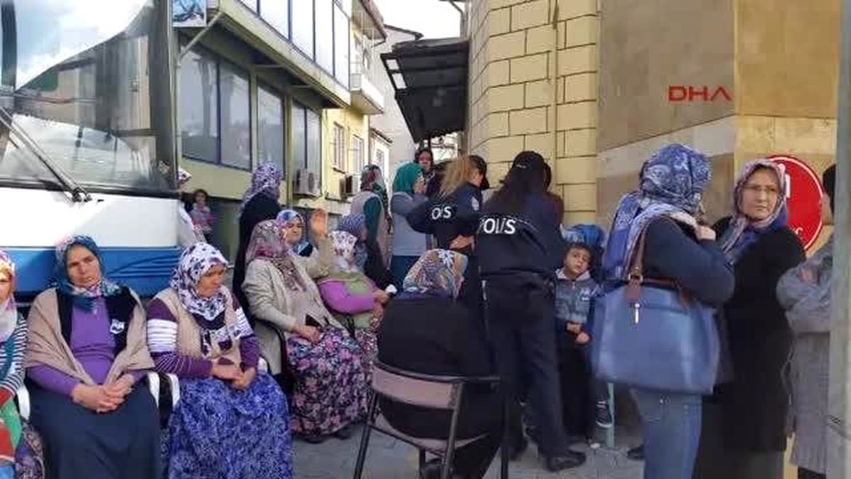 Manisa İntihar Eden Polis Memuru Manisa\'da Defnedildi