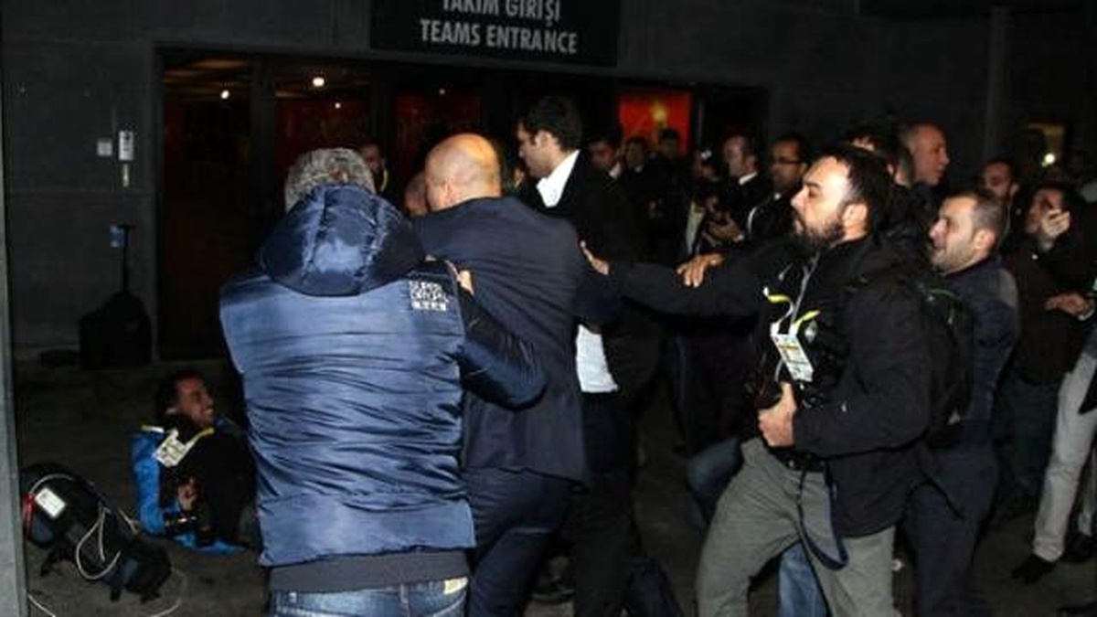 Türkiye-Kazakistan Maçında Yaşanan Olaylar İçin Soruşturma Başlatıldı