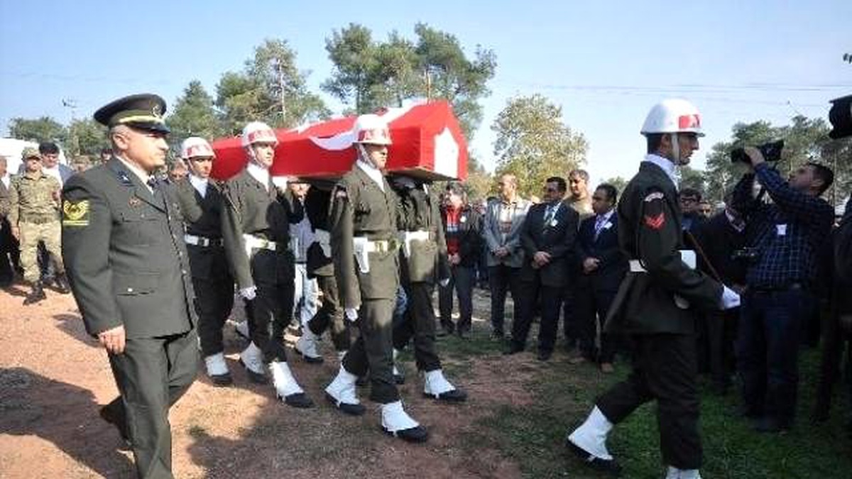 Nöbet Değişimi Sırasında Vurulan Askerin Cenazesi Ailesine Teslim Edildi (2)