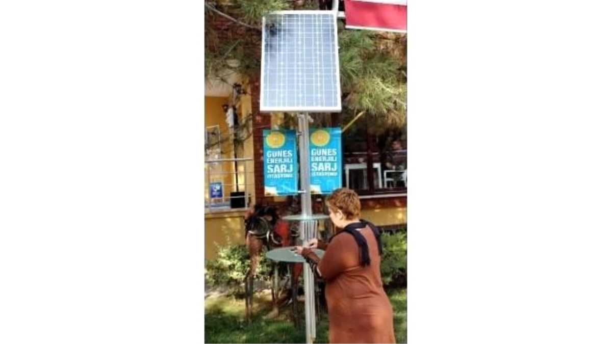 Cep Telefonlarına Güneş Enerjisinden Ücretsiz Şarj
