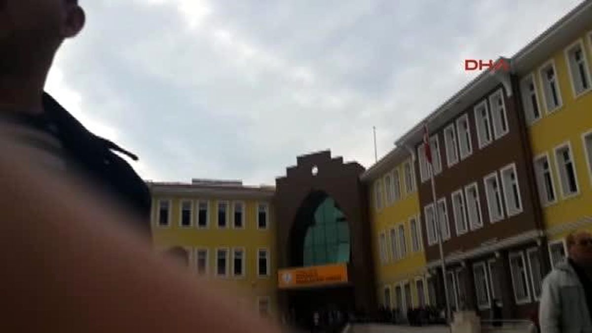 Sakarya\'da Lisede Asansör Kazası: 7 Öğrenci Yaralı