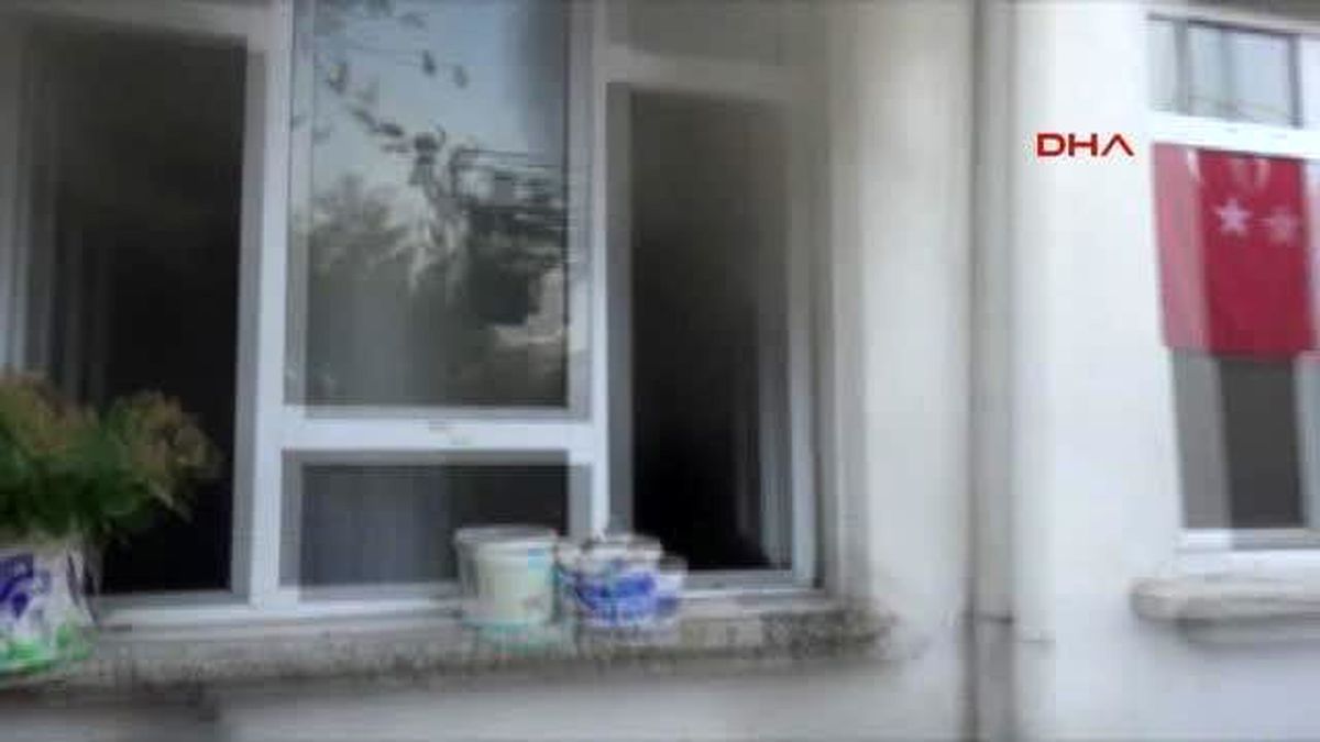 Yaşlı Kadının Evinde Çıkan Yangını İtfaiyeciler Söndürdü