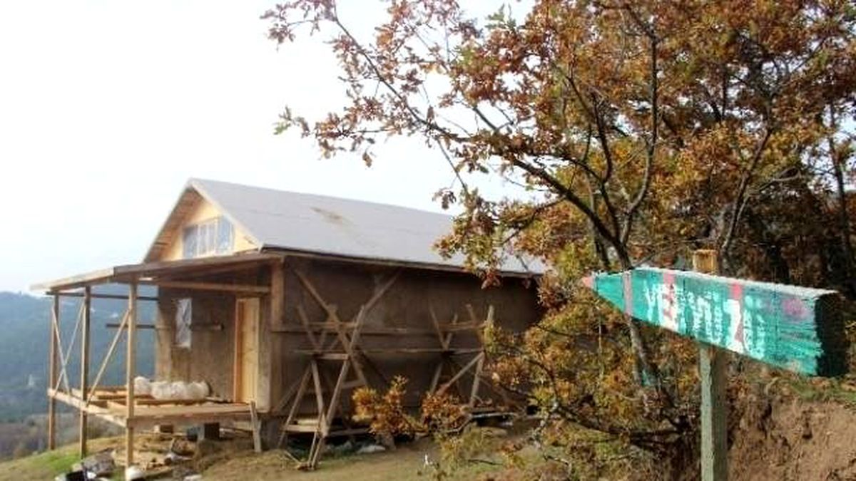 Yeryüzü Derneğine Ait Ruhsatsız Ahşap Yapı Mühürlendi