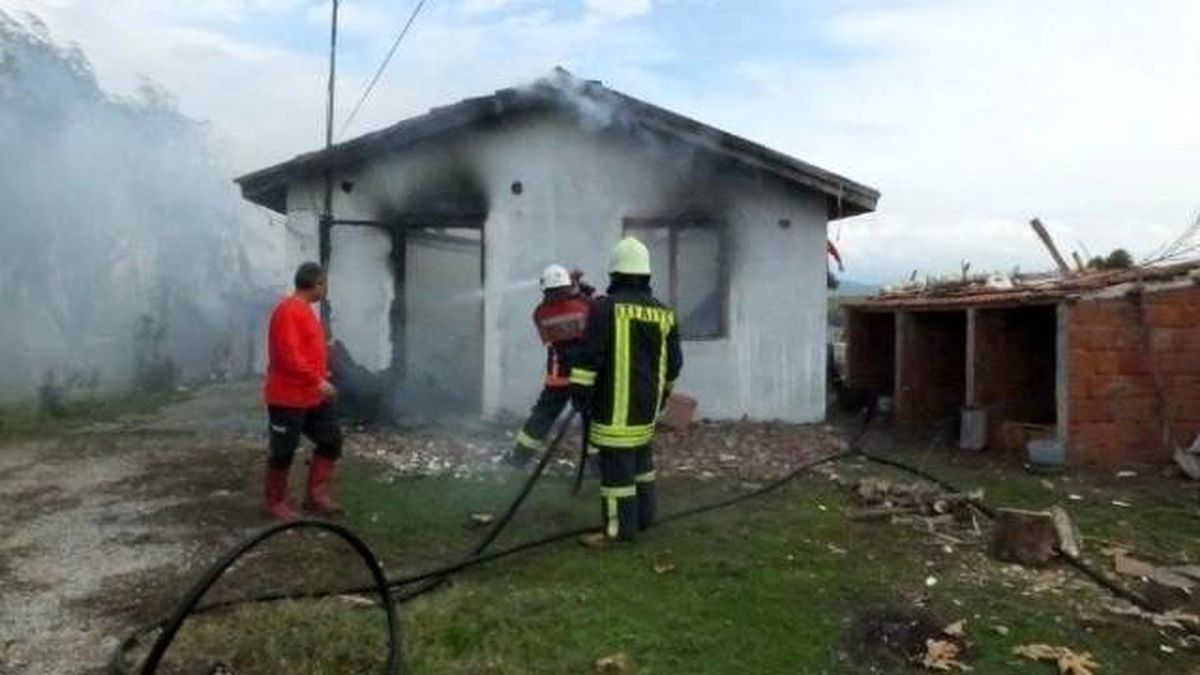 Akli Dengesi Bozuk Genç Evlerini Yaktı