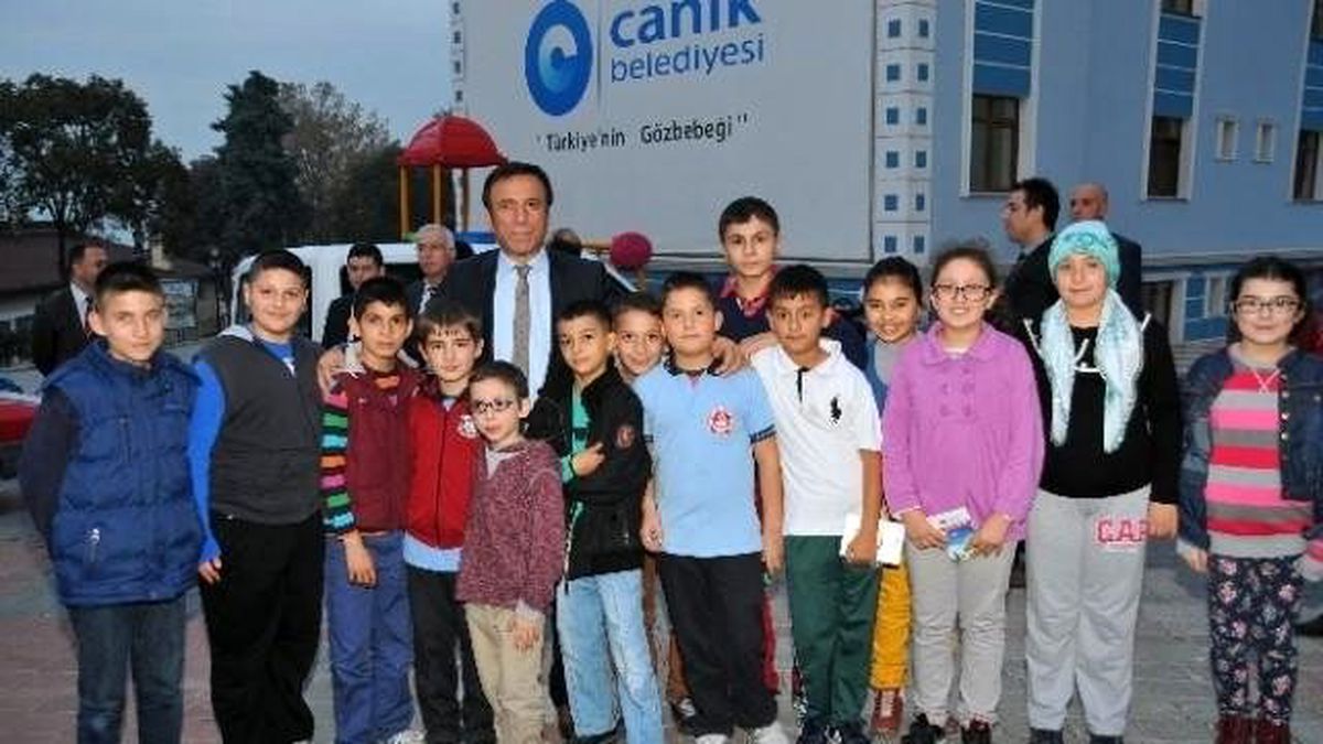 Başkan Genç\'ten Çocuklara Sürpriz
