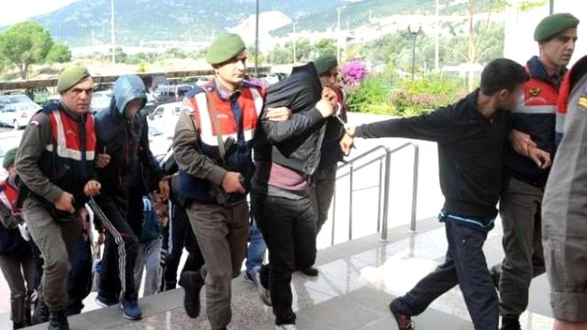 Bodrum\'da \'İnsan Kaçakçılığı\'na 8, \'Uyuşturucu Ticareti\'ne 2 Gözaltı