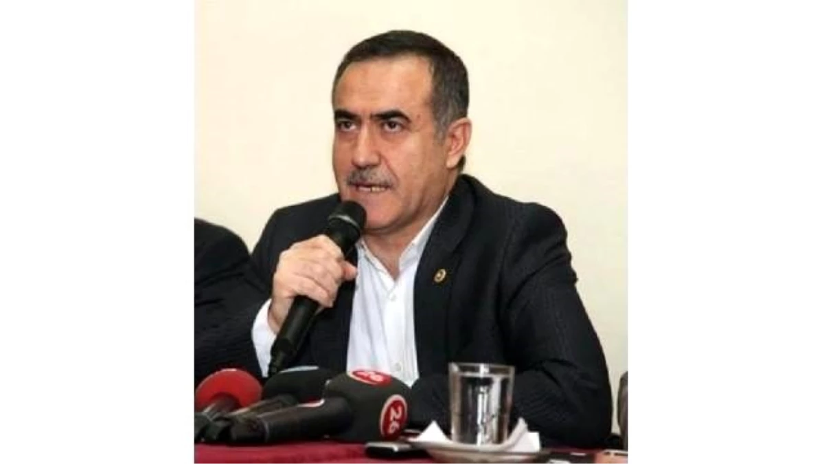 CHP\'li Özkes: Diyanet İşleri Başkanı Camideki Tabloyu Görmez mi?