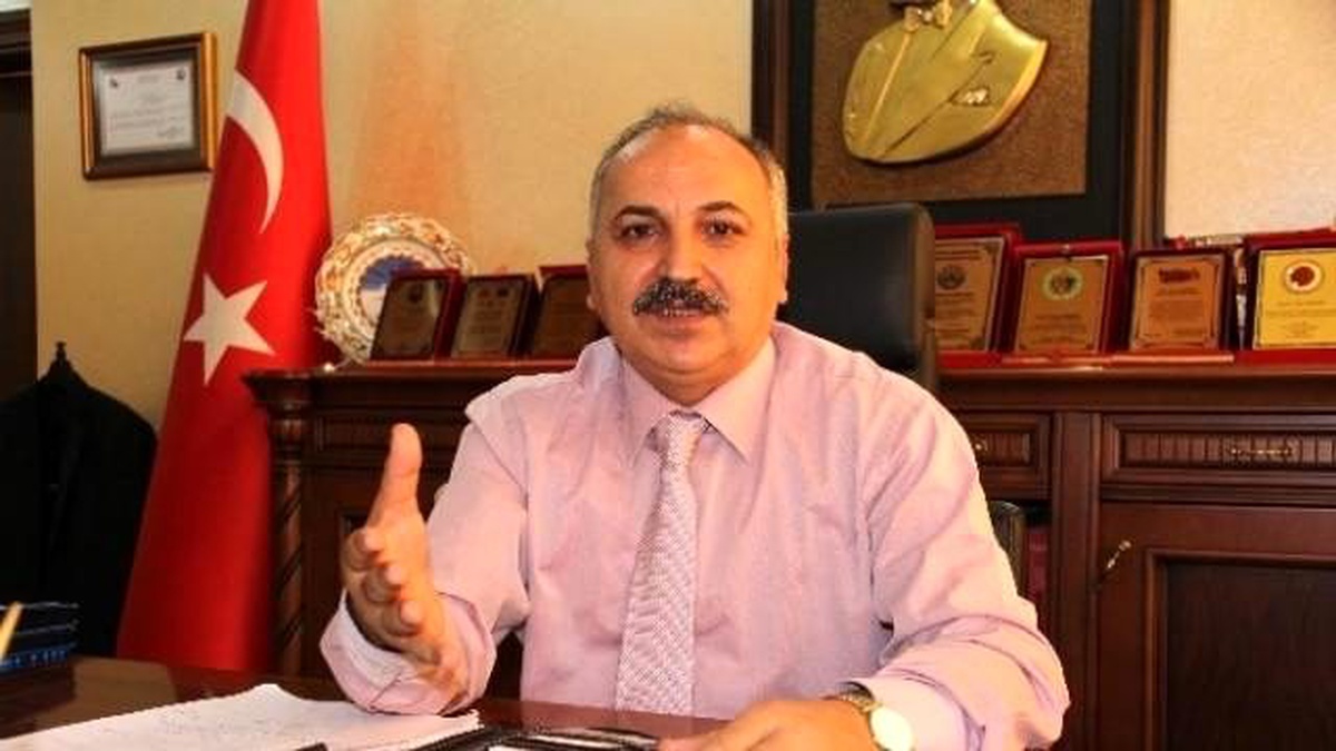Dinçer: "Suriyelilere Çalışma İzni, Genç İşsizlerimizi Sıkıntıya Sokmamalı"