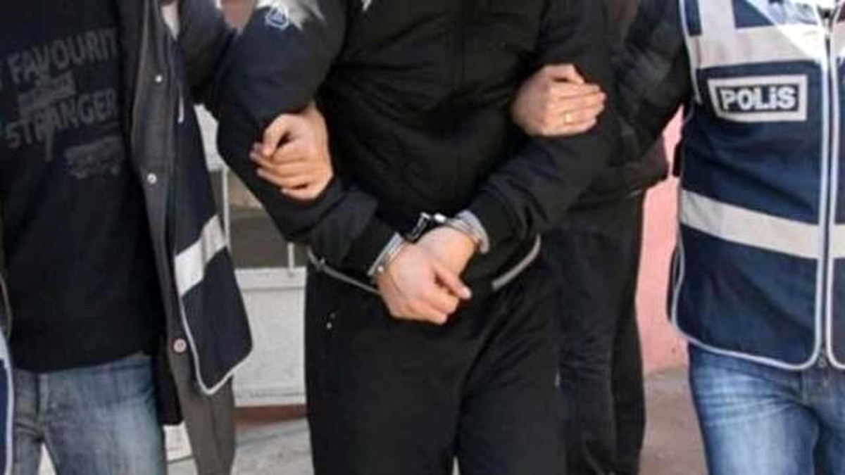 "El Bombasını" Piyasaya Süremedi