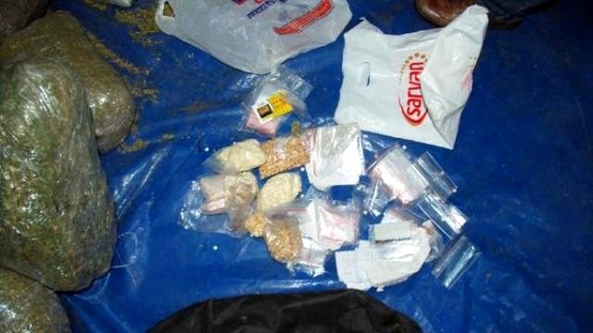 Esrar ve Uyuşturucu Hapları Toprağa Gömen 6 Şüpheli Tutuklandı
