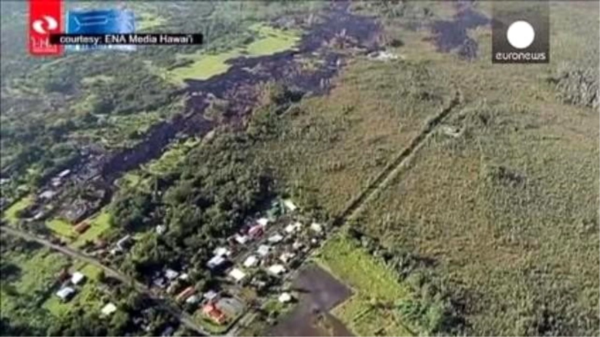 Kilauea Yanardağı\'ndan Akan Lavlar Evlere Kadar Ulaştı