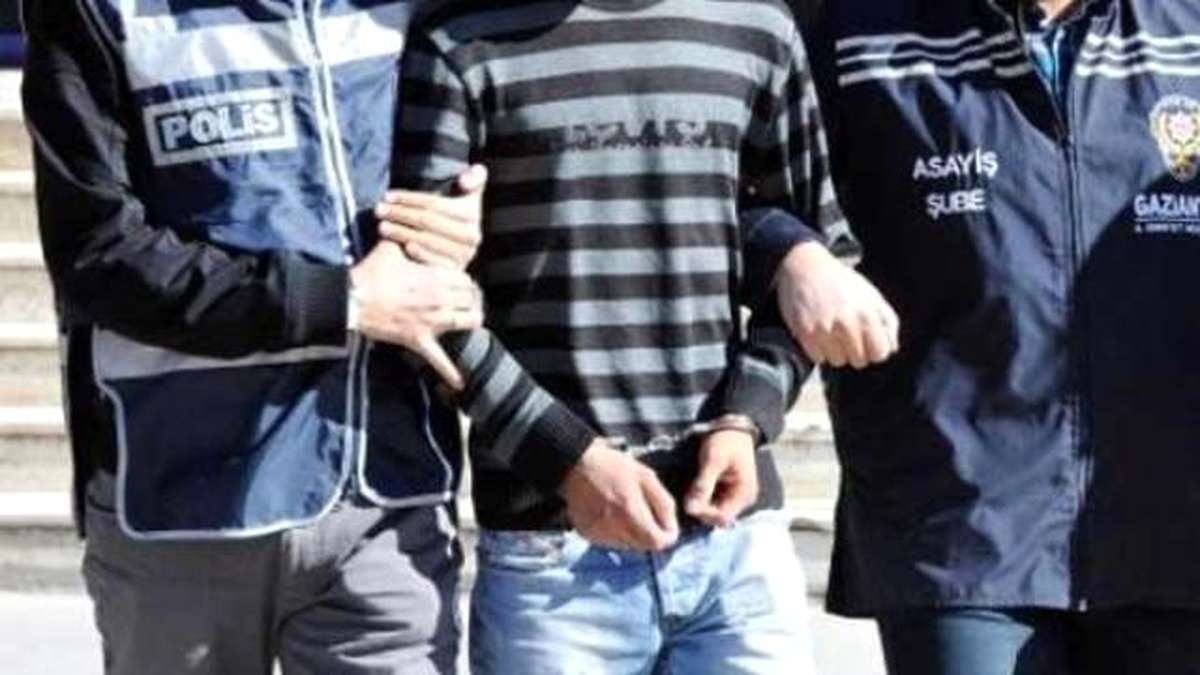 Operasyon" Bahanesiyle İki Kişiyi Dolandırdılar