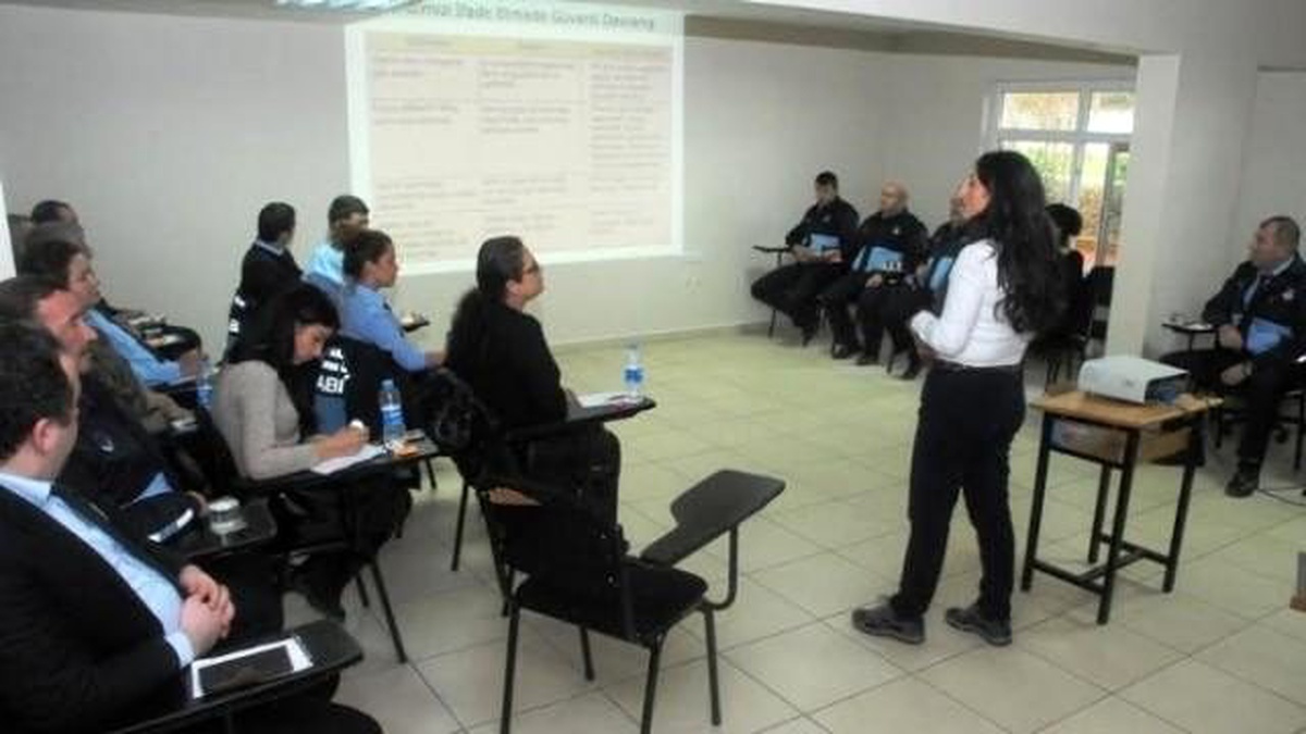 Süleymanpaşa\'da Belediye Personeline Etkili İletişim Eğitimi Verildi