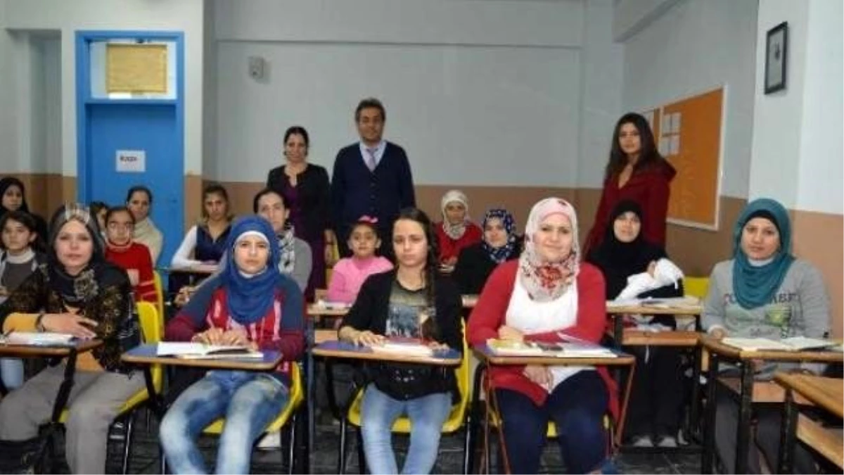 Suriyeliler Türkçe Öğreniyor