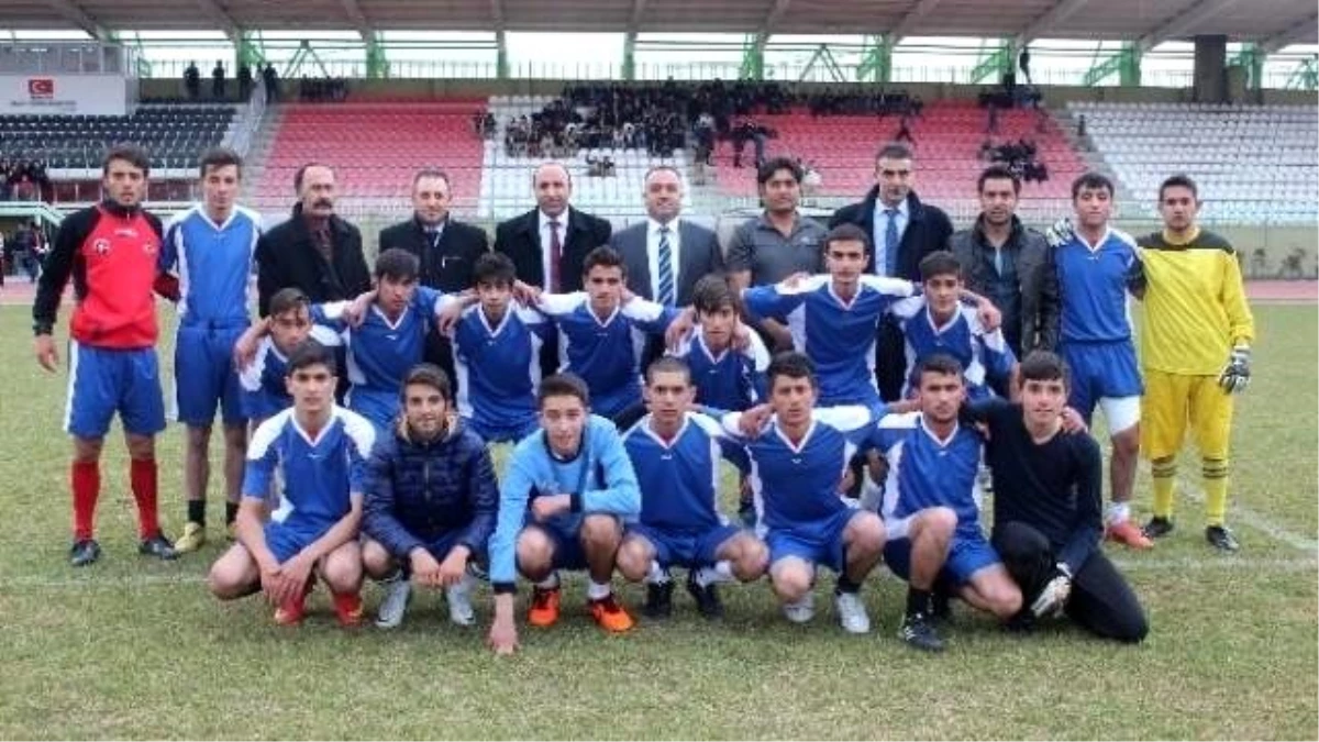 Ağrı\'da Genç Erkekler Futbol İl Birinciliği