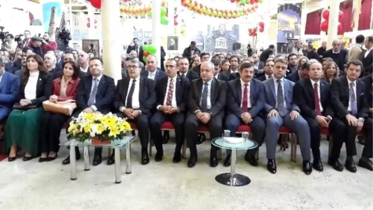 AK Parti ve CHP Milletvekilleri Birlikte Halay Çekti