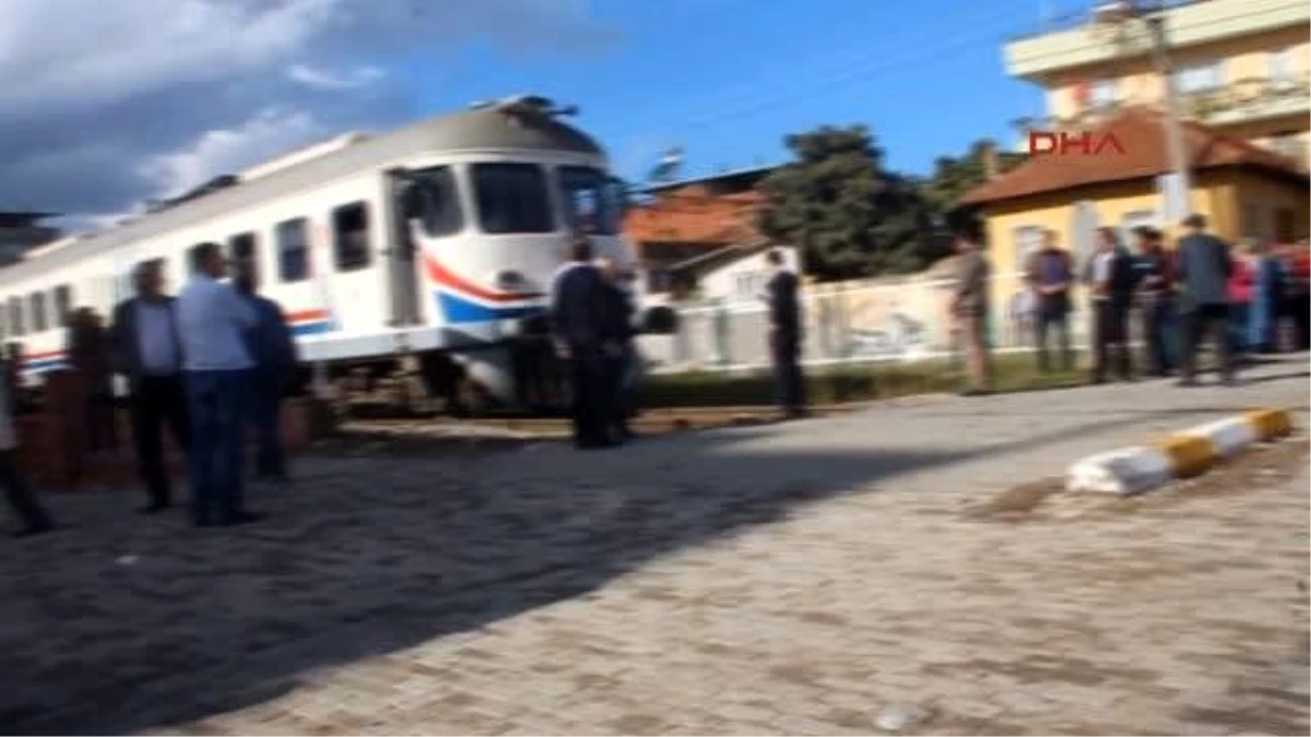 Aydın\'da Trenin Çarptığı Bisikletli Yaralandı