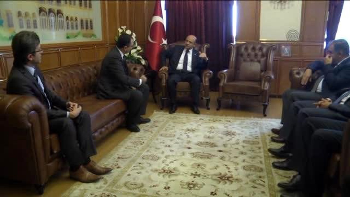 Bakan Işık, İzmir Valisi Toprak\'ı Ziyaret Etti