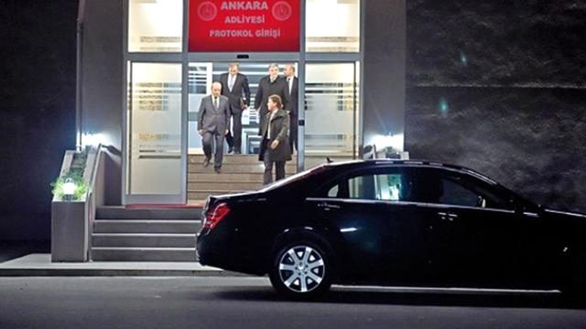 Gül'ün 'Kayıp Trilyon' İfadesi: Mali Sorumluluğum Yoktu