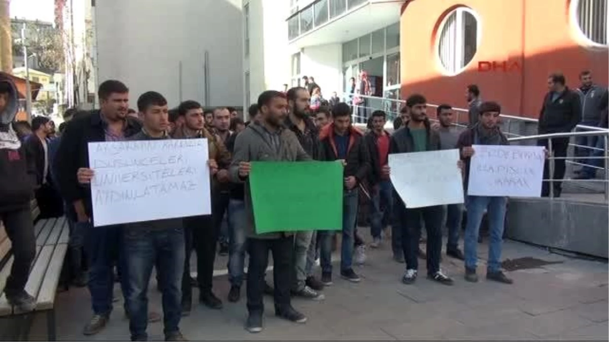 Hakkari\'de Üniversite Öğrencilerinden \'Baskı ve Gözaltı\' Protestosu