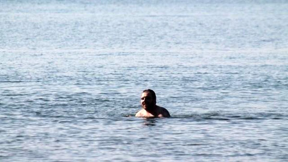 Hollanda\'dan Kaçıp Dalyan\'da Denize Girdiler