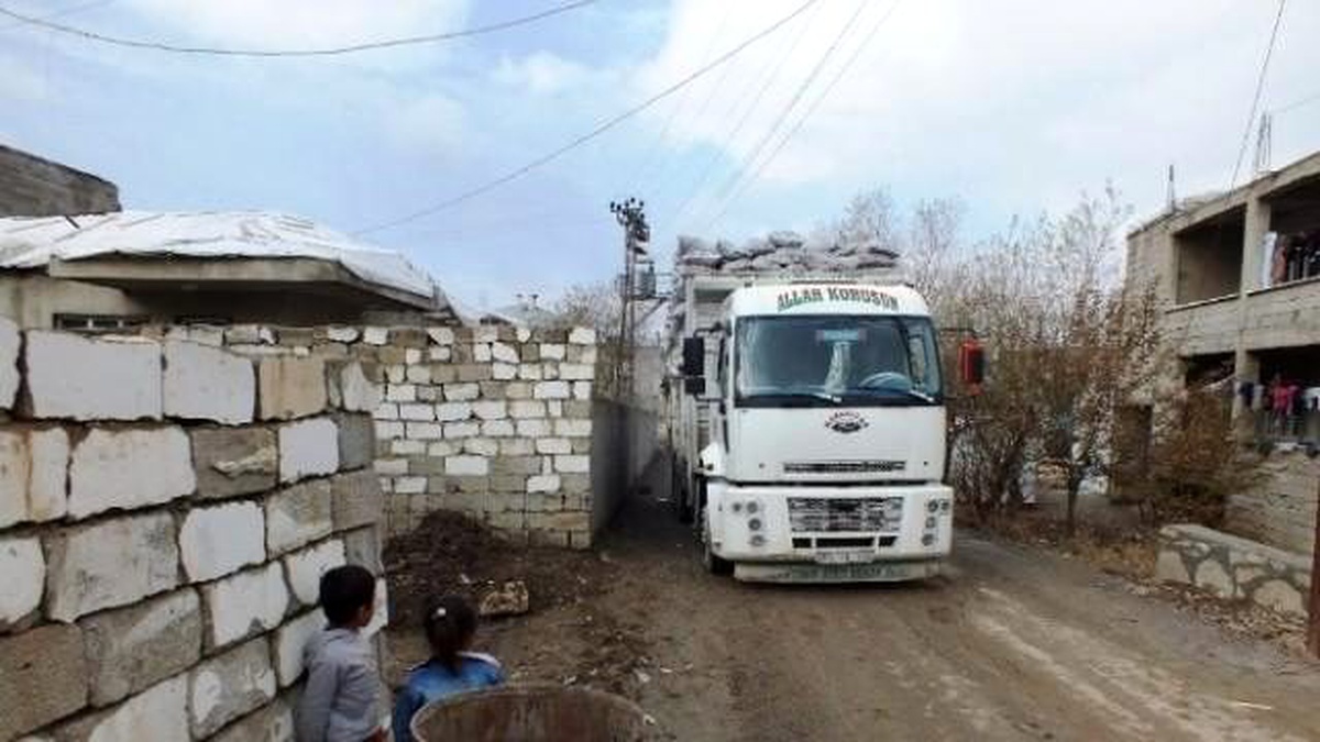 İpekyolu Kaymakamlığı\'ndan Kömür Yardımı