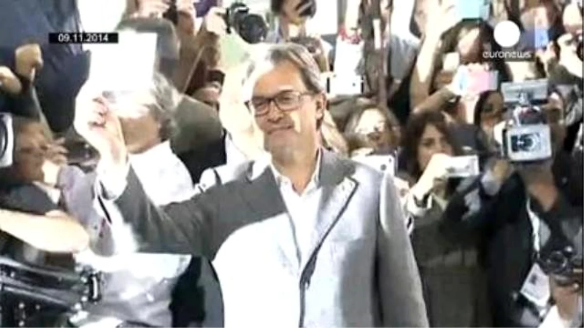 Katalan Lider Artur Mas\'a Referandum Davası