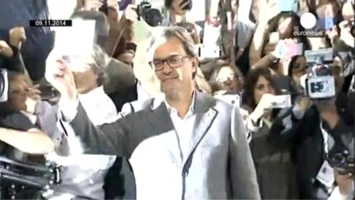 Katalan Lider Artur Mas'a Referandum Davası
